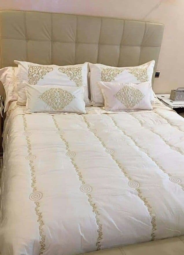 Parure décorative de lit marocaine